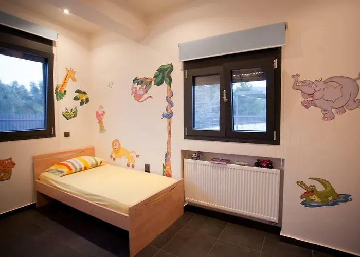 Natasa * Lampiri (Peloponnese)