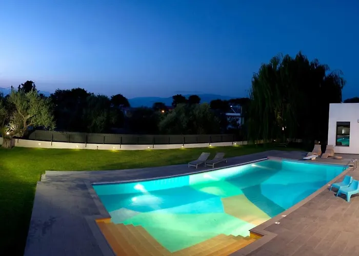 Natasa * Lampiri (Peloponnese)